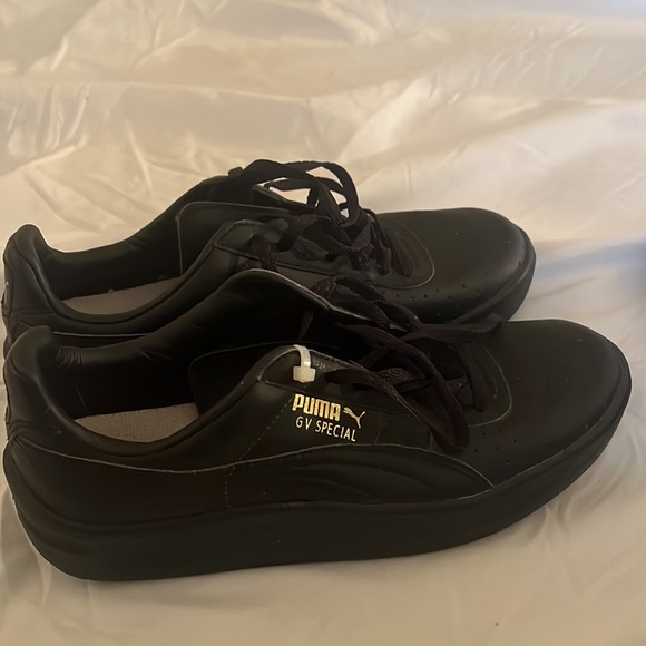 Sneakers - Picture 2 of 2